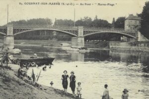 CP 89 Au Pont _Marne-Plage_ Barge du drageur Hiser