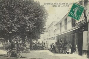 CP Hôtel de la Mairie Rest Tabac Bourgois Place de l'église de Gournay r1905