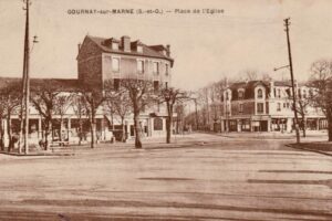 CP Pl de l'Eglise Gournay 1935