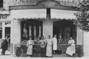 G Leblanc boucher et constructeur de l'immeuble et le teinturier Labalue