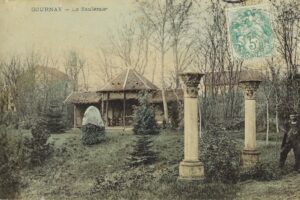 les colonnes du prieuré et l'apenti du jardinier