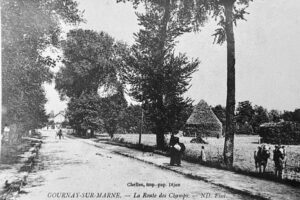 la route des Champs,  meules de foin route de Champs