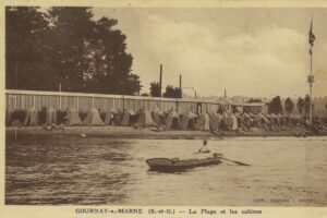 La Plage et les Cabines circ 1935