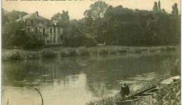 barques quai de Chetivet face au chateau rouge
