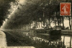 stationné sur le canal en 1921