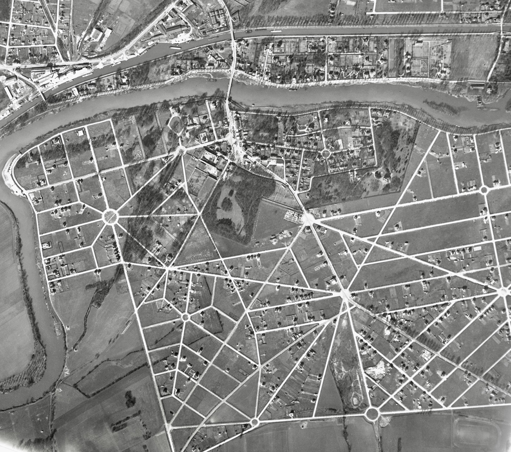 Une image contenant noir et blanc, texte, carte Le contenu généré par l’IA peut être incorrect.