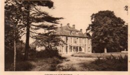 La mairie s'installa dans le château rouge en 1925.