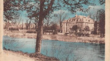 le château rouge en 1925 devenu Mairie-École