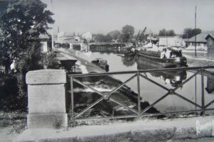 Matériaux Decarpentrie au Port de Gournay années 50 Matériaux Decarpentrie au Port de Gournay années 50